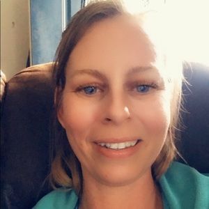 Meet your Posher, Lora